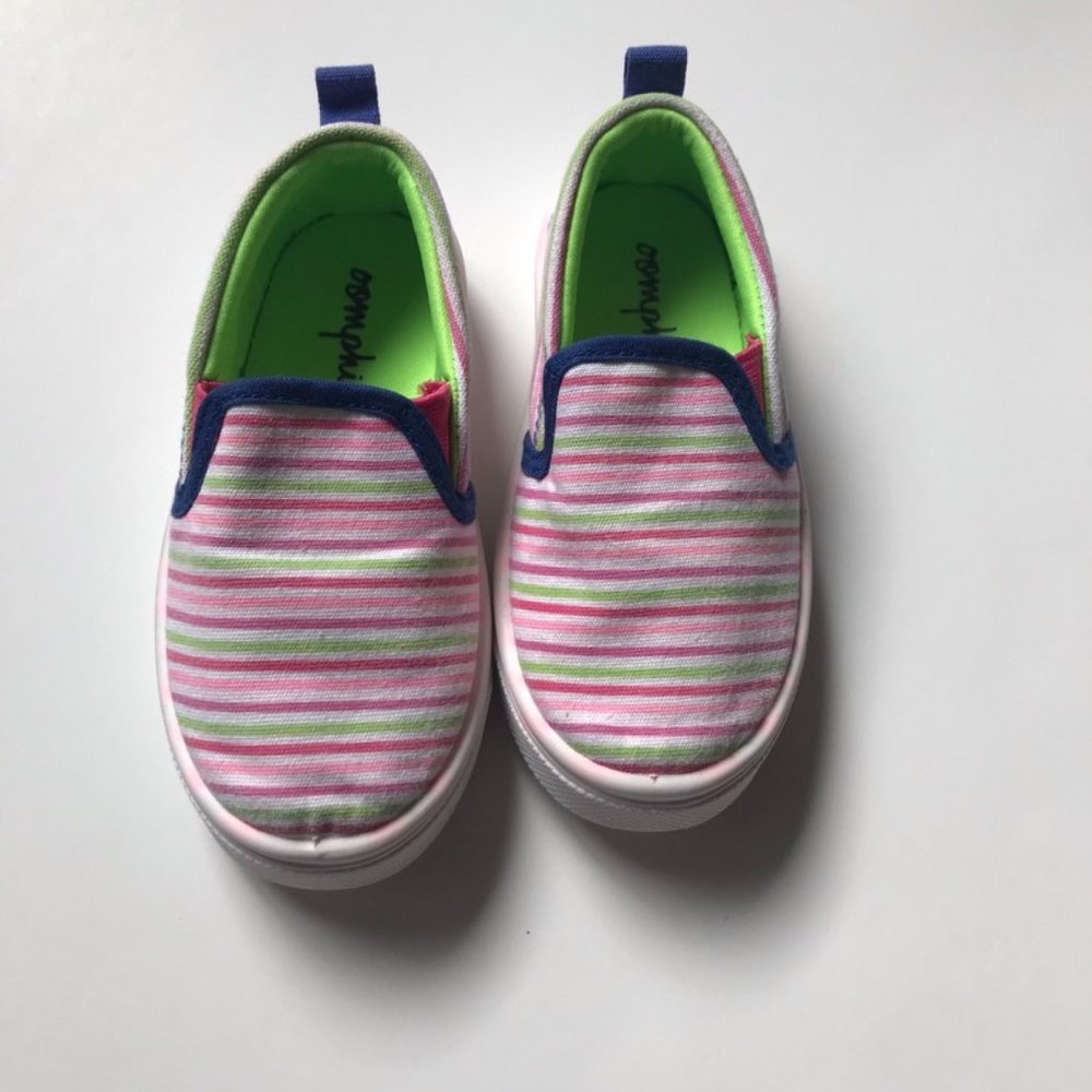 Oomphies Toddler Pink and Green Girl Shoes (7)